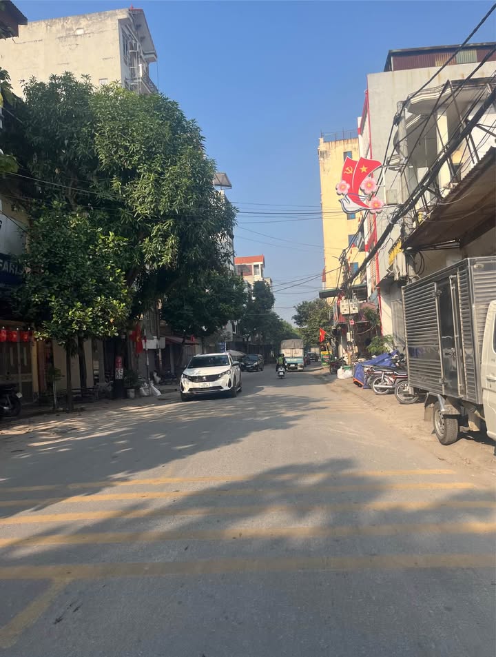 Lô đất Kim Chung Đông Anh 120m² - Vị trí vàng, sổ đỏ chính chủ - Giá thỏa thuận!