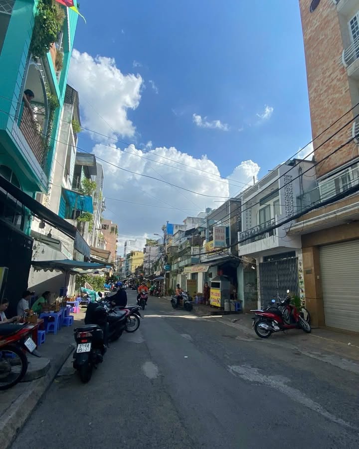 Nhà nguyên căn mặt tiền Nguyễn Công Trứ, Bình Thạnh 56m² giá 40 triệu - Vị trí đắc địa, kinh doanh sầm uất!