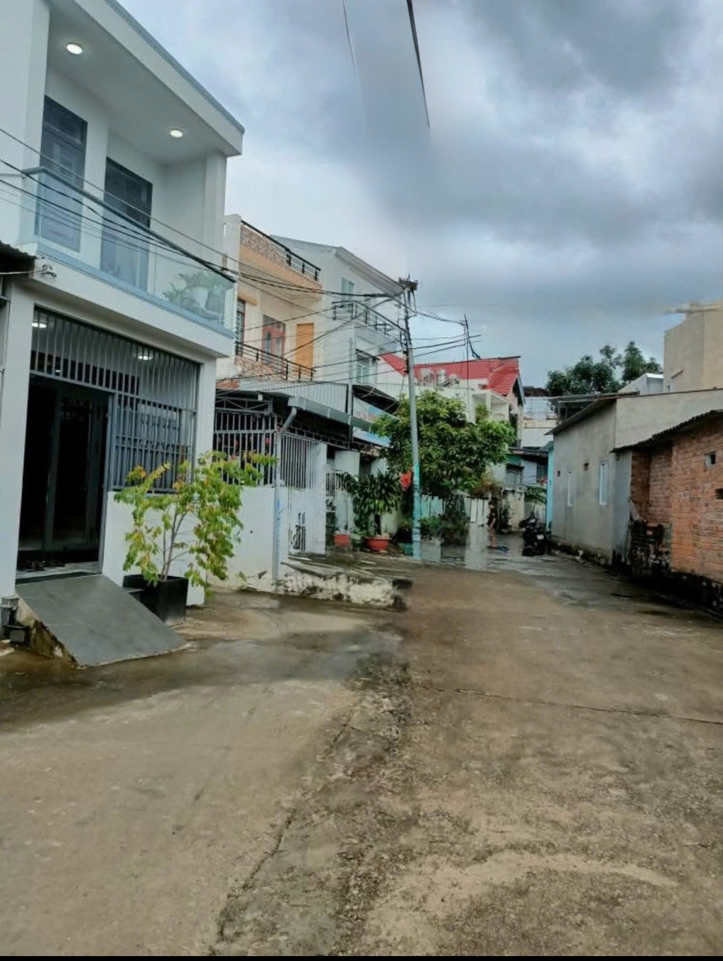 Nhà 2 tầng Vĩnh Hòa Nha Trang 44m² giá chỉ 3.5 tỷ - Ô tô đậu cửa, tiện ích đầy đủ!