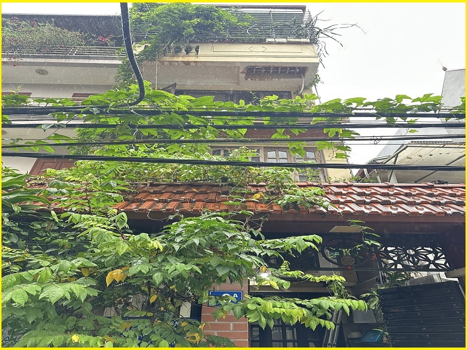 Bán gấp nhà Lạc Long Quân Tây Hồ 62m², 4 tầng - Đầu tư sinh lời ngay!