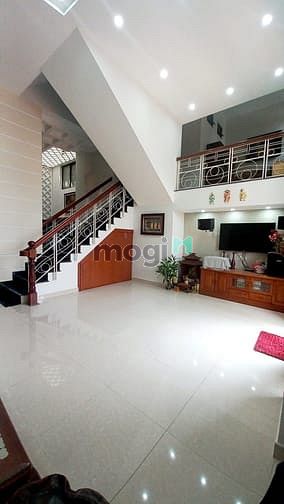 Biệt thự 5 tầng tại KDC Lý Phục Man, Quận 7 - 400m² chỉ 14,2 tỷ, thiết kế sang trọng!