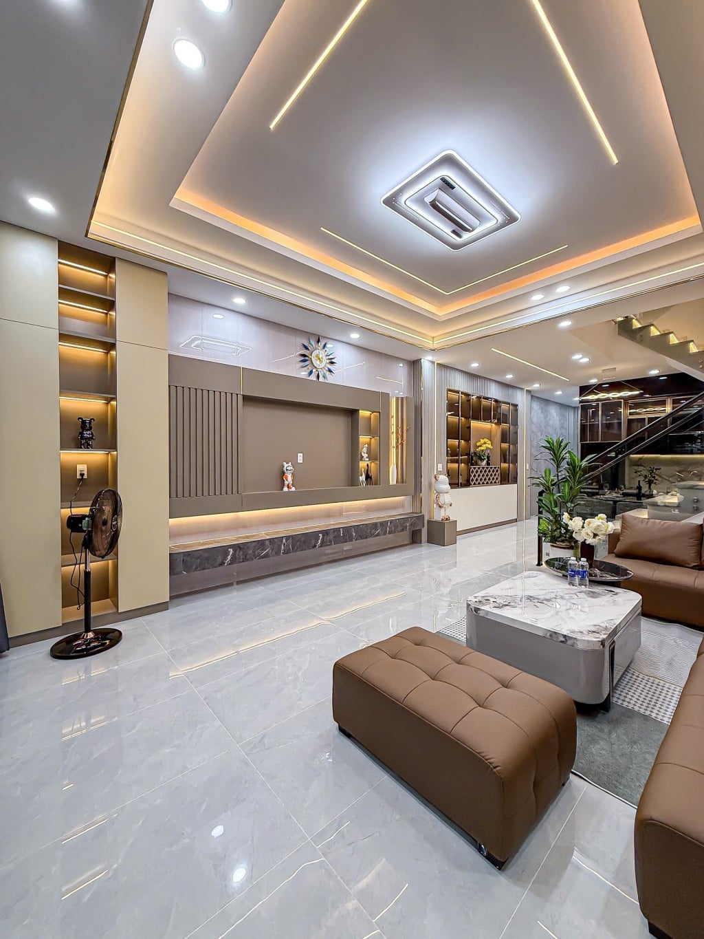 Nhà phố mới Đường D4, KDC Hồng Loan 80m² giá 6.1 tỷ - Nội thất cao cấp, sẵn sàng vào ở!