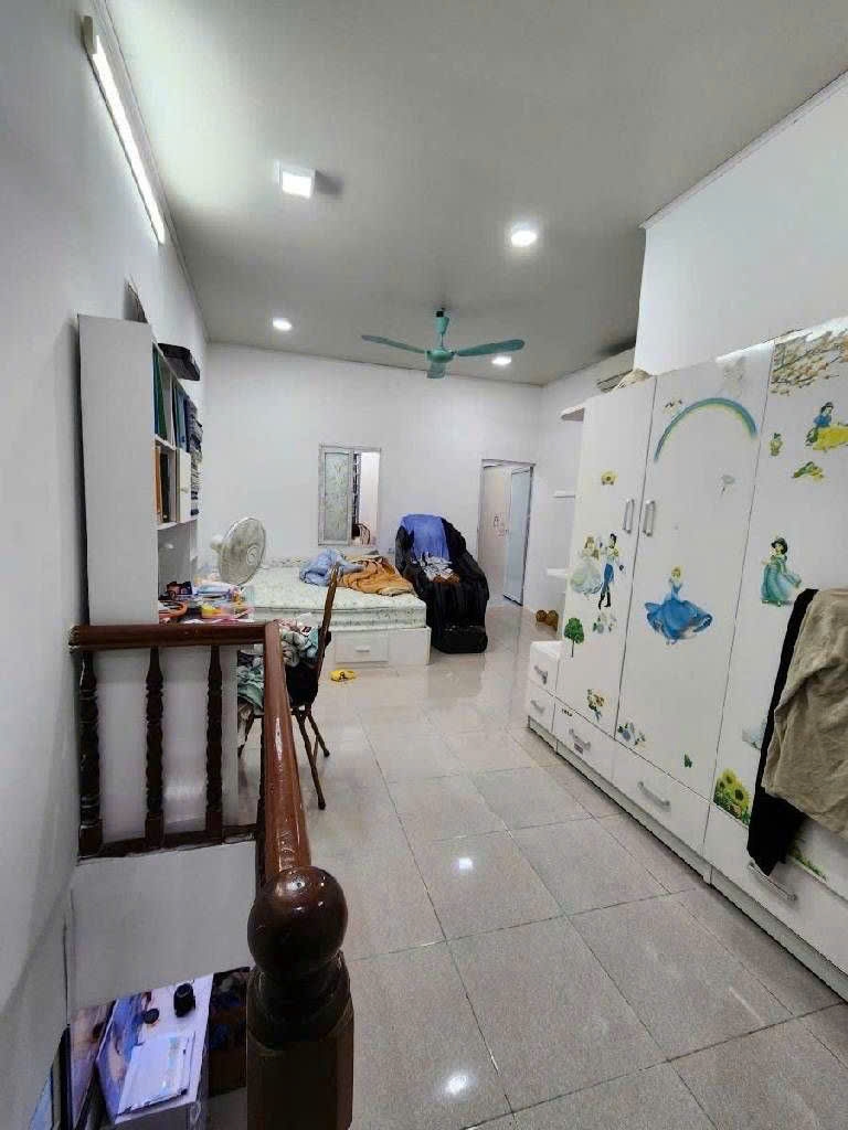 Căn hộ tập thể Văn Miếu - Quốc Tử Giám 70m² giá 3.3 tỷ - Gần hồ, tiện ích đầy đủ!