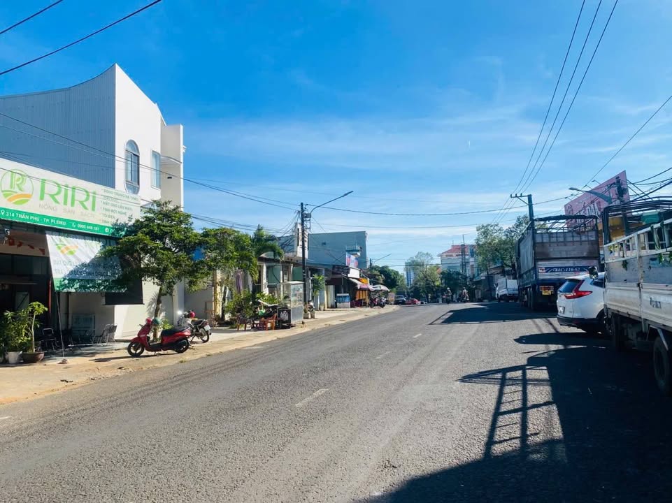 Đất mặt tiền đường Trần Phú, Pleiku 106m² giá 4.4 tỷ - Vị trí đắc địa cho kinh doanh!