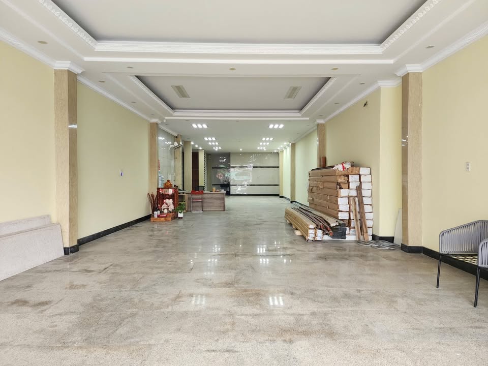 Bán gấp nhà 3 tầng mặt tiền Tôn Đức Thắng, Đà Nẵng 314m² chỉ 22 tỷ - Đầu tư sinh lời hấp dẫn!