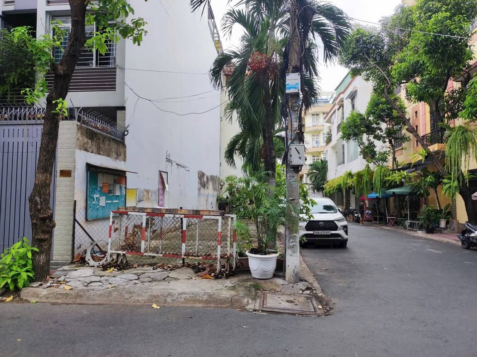 Đất nền lô góc K300 Cộng Hòa, Tân Bình 71m² giá 12.5 tỷ - Vị trí đắc địa, tiện xây mới cao tầng!