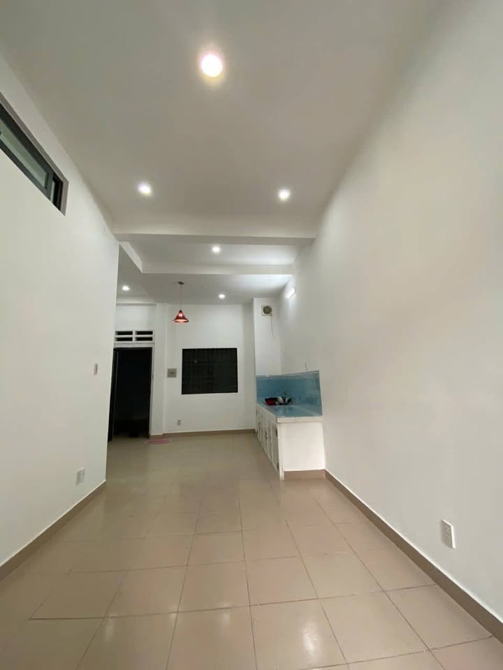 Căn hộ Chung cư Hùng Vương Đà Lạt 45m² giá 2.35 tỷ - Sân đậu xe rộng, vị trí thuận lợi!