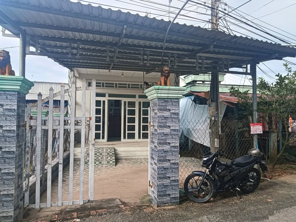 Nhà mới xây tại Tân Lộc, Thốt Nốt 215m² giá 1.6 tỷ - Tiện nghi đầy đủ, sang tên nhanh chóng!