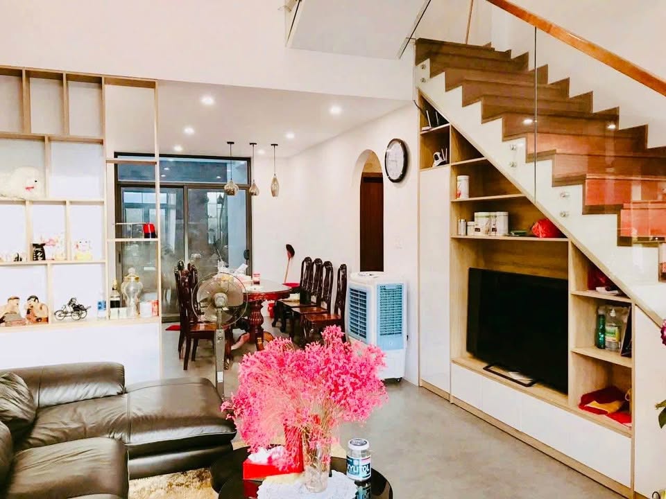 Nhà 3 tầng Hòa Phú 10, Hòa Minh, Đà Nẵng 85m² giá 6.4 tỷ - Vị trí đẹp, view công viên mát mẻ!