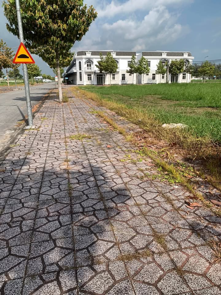 Đất Biệt Thự Khu Đô Thị 5A Sóc Trăng 198m² giá 2.99 tỷ - Sổ đỏ chính chủ!