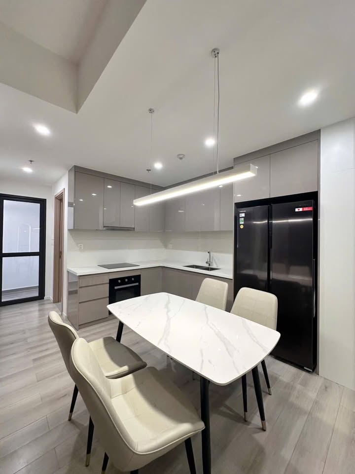 Căn hộ Vinhomes Grand Park Q9 72m² giá 13 tỷ - Full nội thất sang trọng!