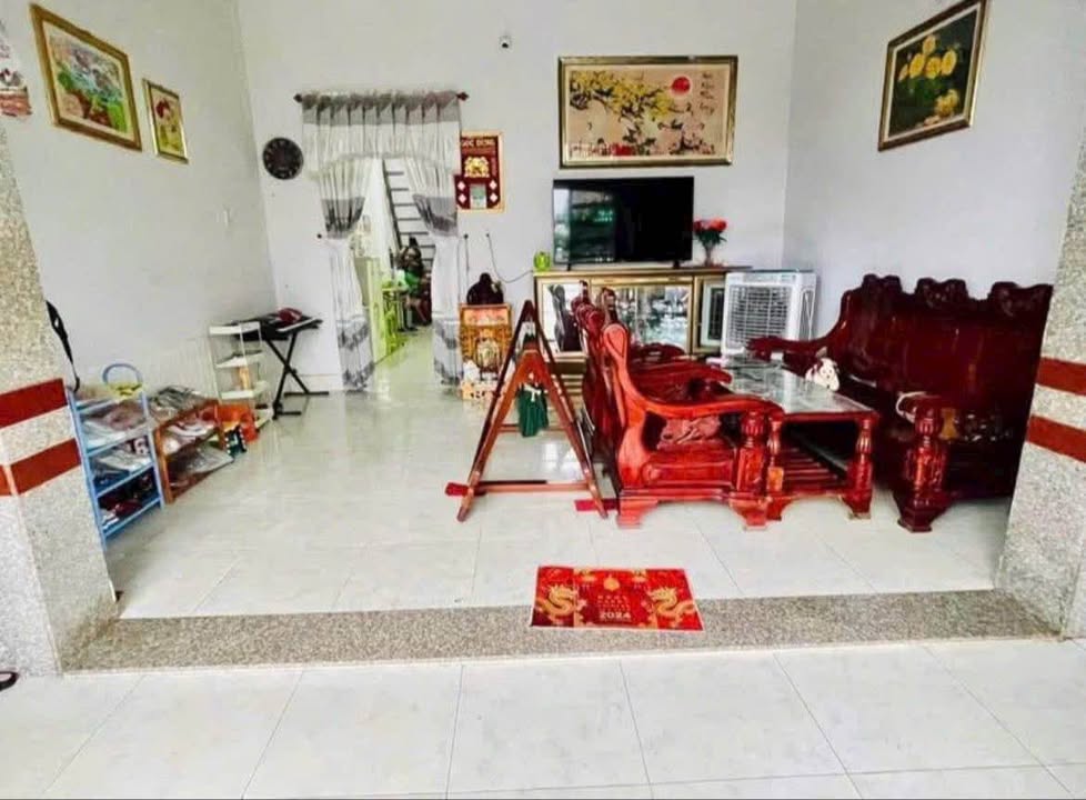 Nhà mặt tiền Nguyễn Đình Chiểu, Cà Mau 93m² giá 2.8 tỷ - Đầu tư sinh lời ngay!