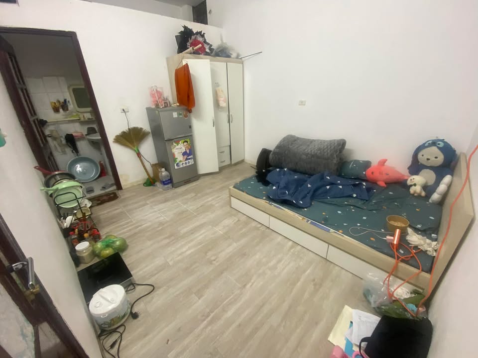 Phòng cho thuê 28/210 Hoàng Quốc Việt 3.3 triệu - Tiện nghi đầy đủ, vào ở ngay!