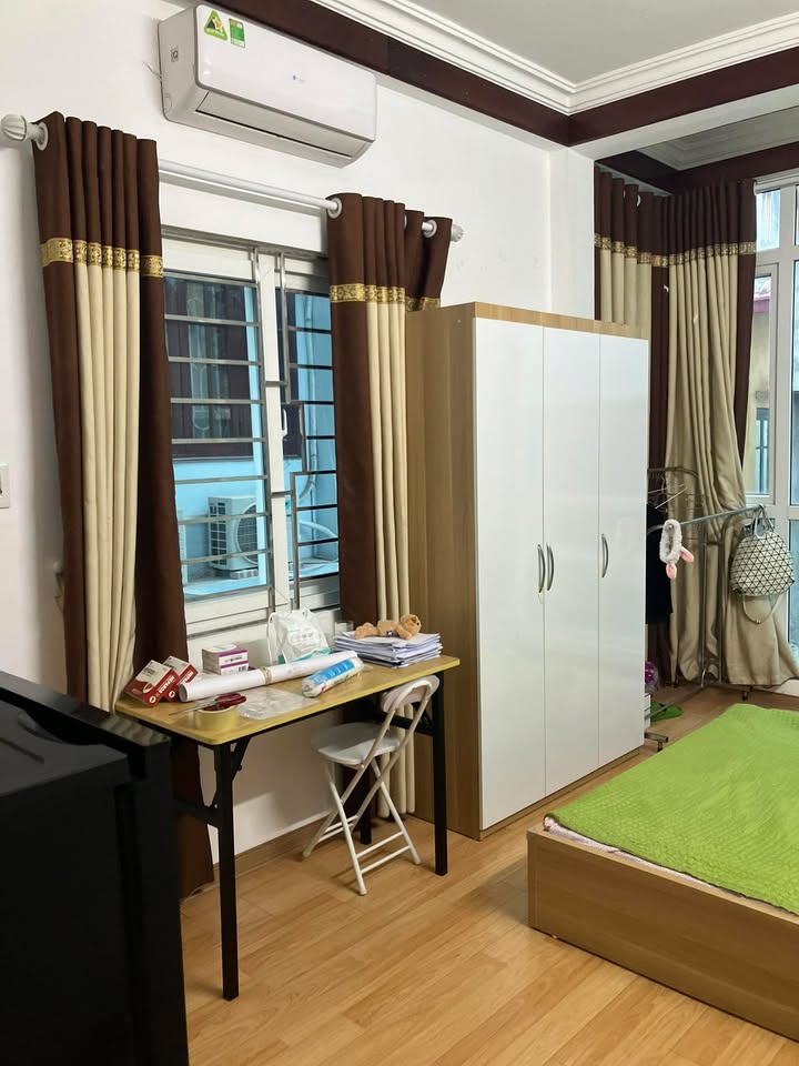 Phòng cho thuê tại Trần Thái Tông, Cầu Giấy - Giá 4.5 triệu, nội thất cơ bản, thoáng mát!