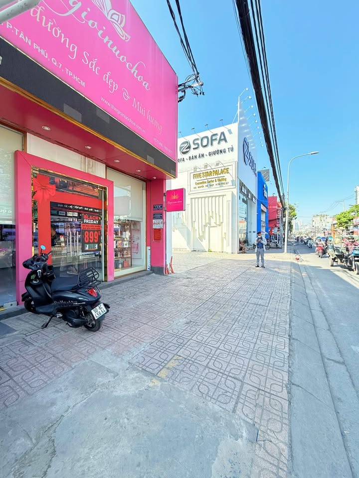 Bán nhà mặt tiền Nguyễn Thị Thập, quận 7, 165m² giá 55 tỷ - Dòng tiền ổn định 100 triệu/tháng!