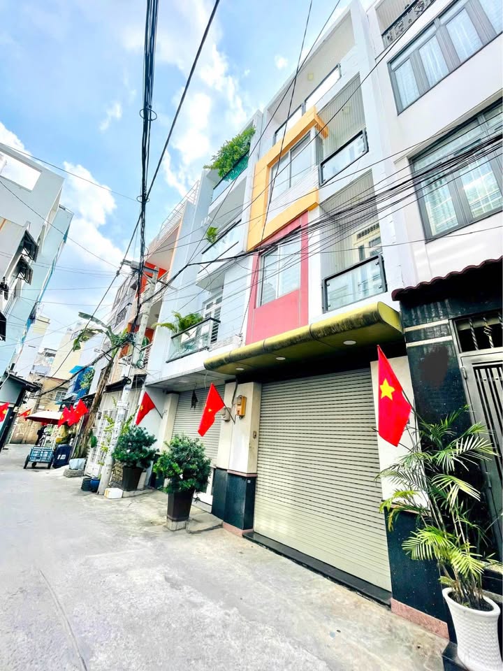 Nhà 4 tầng hẻm VF3 Nguyễn Văn Đậu 52m² giá 9.89 tỷ - Tiện ích đầy đủ, an ninh tốt!