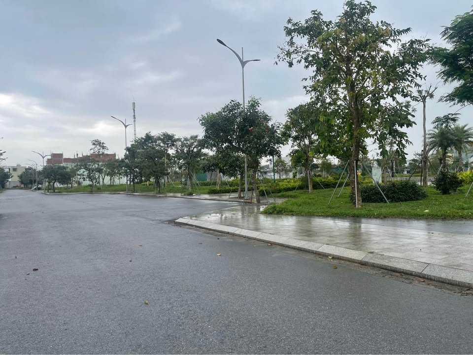 Đất nền KDC Sơn Tịnh 577 Quảng Ngãi 100m² giá 1.75 tỷ - Mặt tiền view công viên cầu tình yêu!