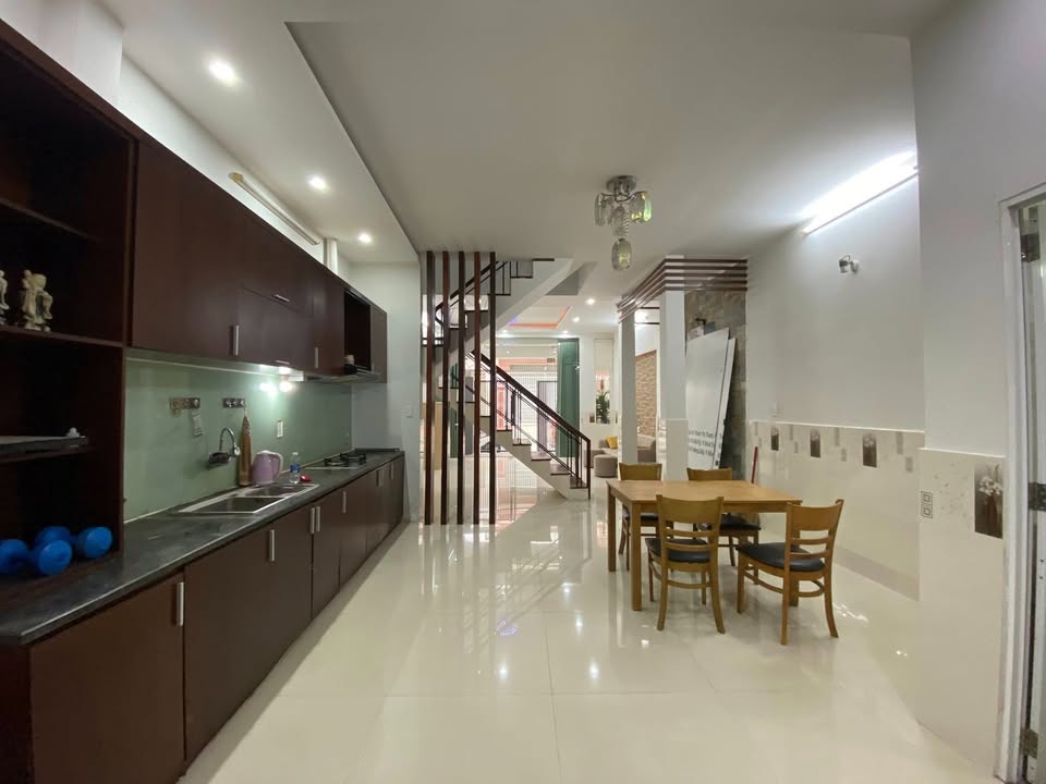 Nhà cho thuê 2 tầng mặt tiền Phan Đăng Lưu, 70m² – Sẵn sàng vào ở!