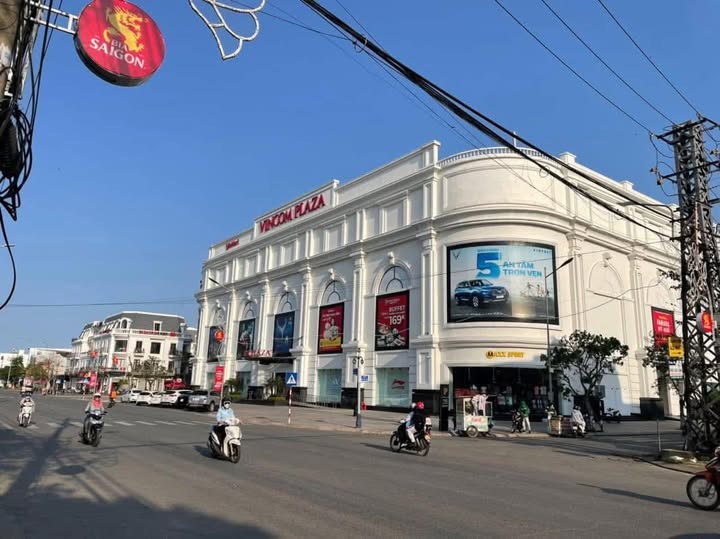 Shophouse 3 tầng Vincom Plaza Quảng Ngãi 275m² - Vị trí đắc địa, giá tốt!