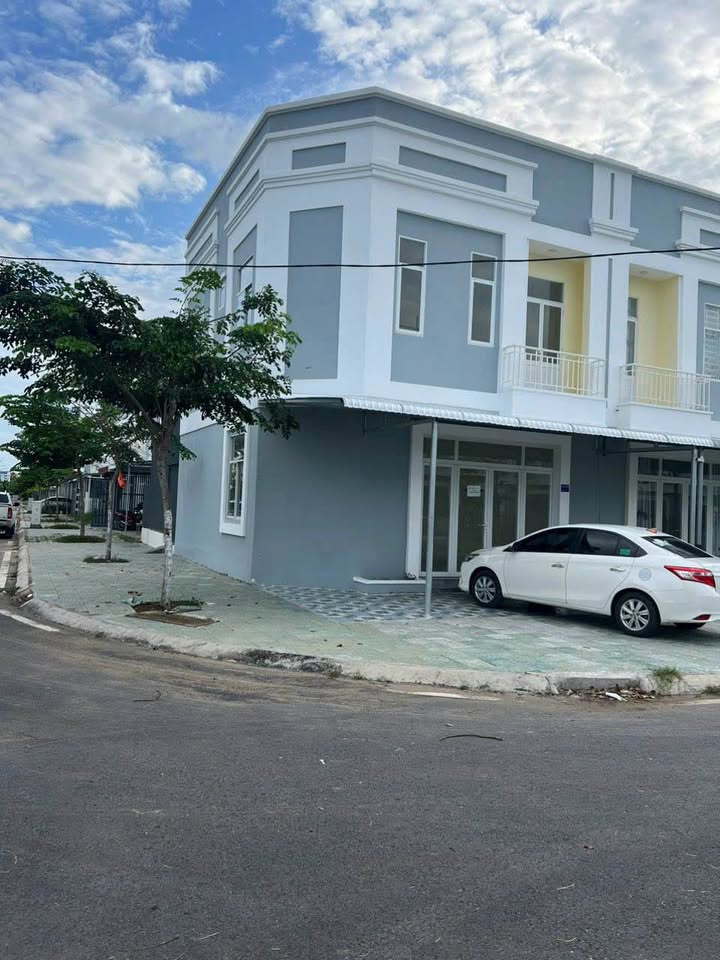 Nhà cho thuê khu Hoàng Quân, Trà Vinh 128m² giá 5.5 triệu - Góc đường lớn thuận tiện!