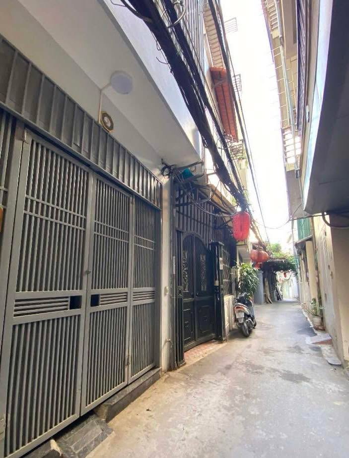 Nhà phố Cổ Nhuế 42m² giá 8.99 tỷ - Ngõ nông rộng, gần phố!