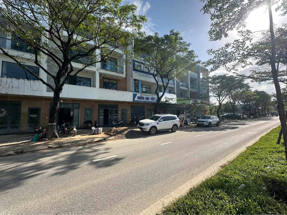 Đất mặt tiền Nguyễn Tất Thành Đà Nẵng 105m² giá 6.5 tỷ - Cơ hội đầu tư hiếm có!