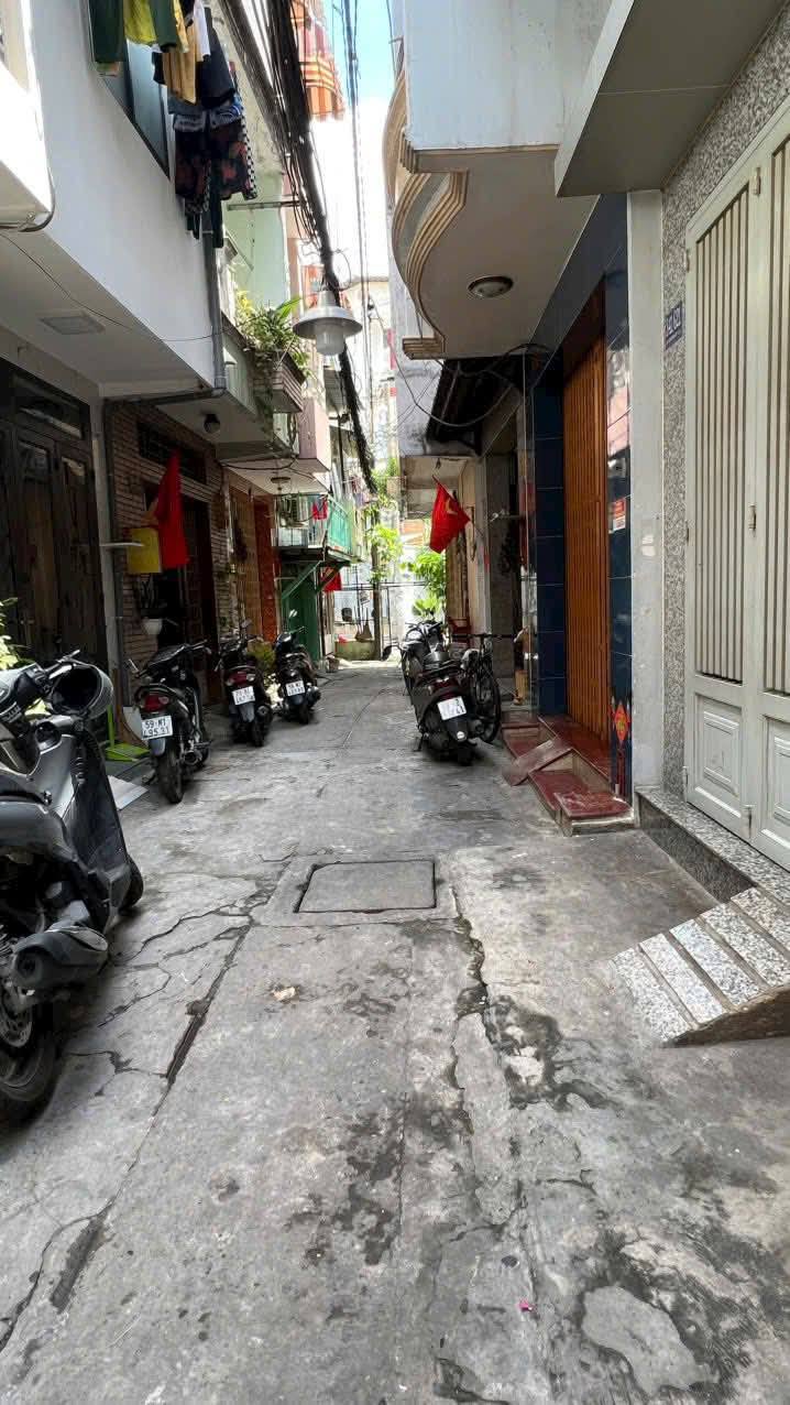 Nhà phố Hẻm 341 Lạc Long Quân, Quận 11, 20m² giá 4.25 tỷ - Cơ hội sở hữu ngay!