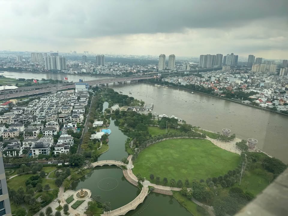 Căn hộ Vinhomes Central Park 188m² giá 45 tỷ - Full nội thất, view sông tuyệt đẹp!