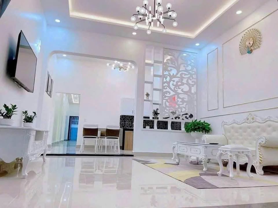 Nhà Hẻm ÔTÔ Lê Hồng Phong, P3 Sóc Trăng 120m² giá 1.8 tỷ - Chính chủ bán gấp!