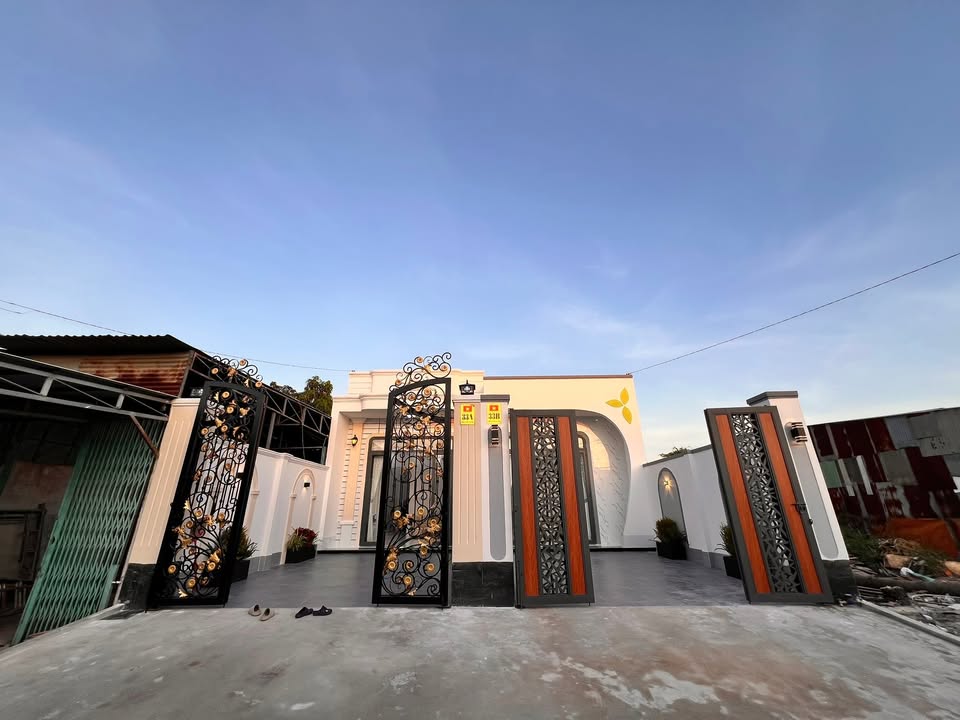 Nhà cấp 4 Hòa Thành 133m² giá 1,85 tỷ - Nội thất đầy đủ, vào ở ngay!