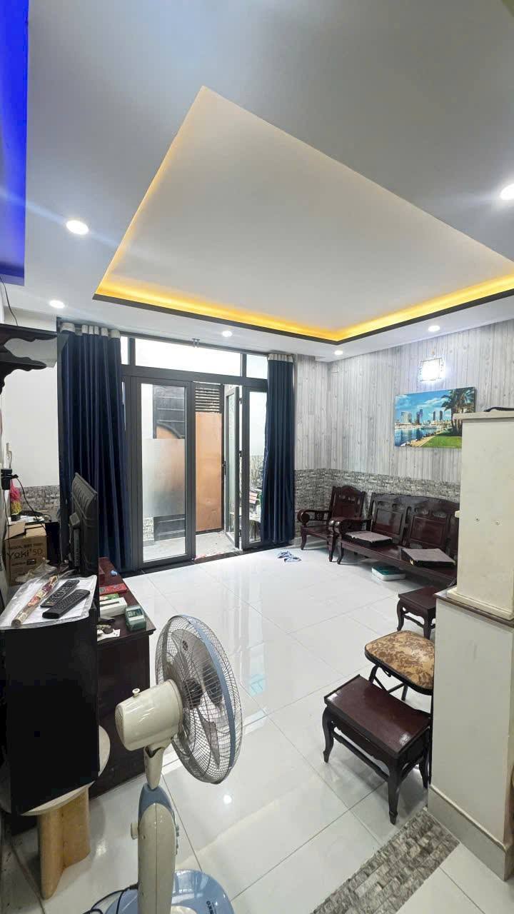 Nhà cho thuê hẻm xe hơi Thành Thái, Quận 10 - 60m², Giá 16.9 triệu/tháng - Phù hợp làm văn phòng, spa!