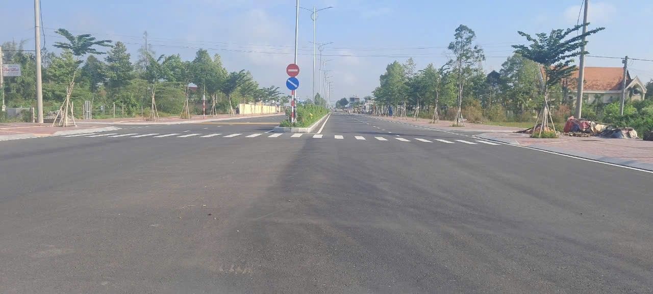 FrontHouse đường Võ Văn Kiệt Vĩnh Long 135m² giá 3 tỷ - Mặt tiền kinh doanh đắc địa!