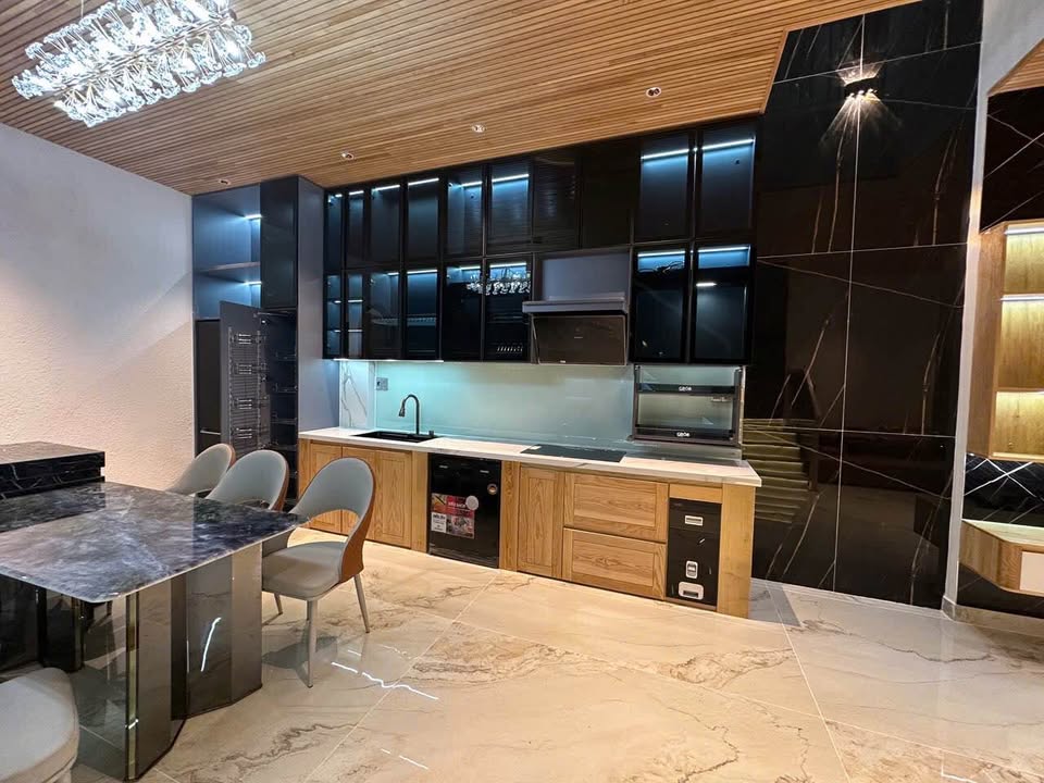 Nhà 3 tầng Hoà Xuân Đà Nẵng 100m² giá 9 tỷ - Full nội thất hiện đại, sẵn sàng ở ngay!