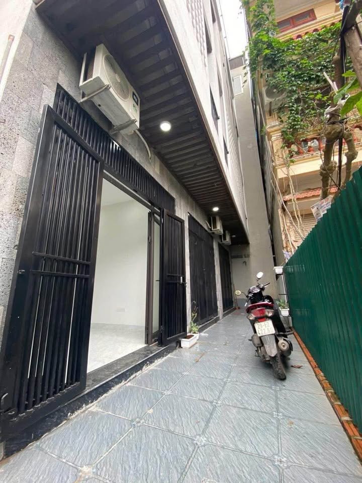 Nhà phố 5 tầng Ngọc Thụy 55m² giá 8.95 tỷ - Ô tô tránh, thiết kế hiện đại!