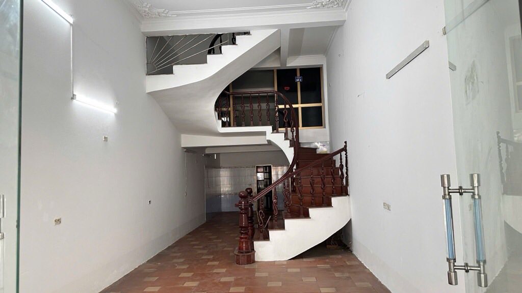 Nhà 3 tầng Phù Lỗ Sóc Sơn 100m² giá 9 tỷ - Không gian sống yên bình!