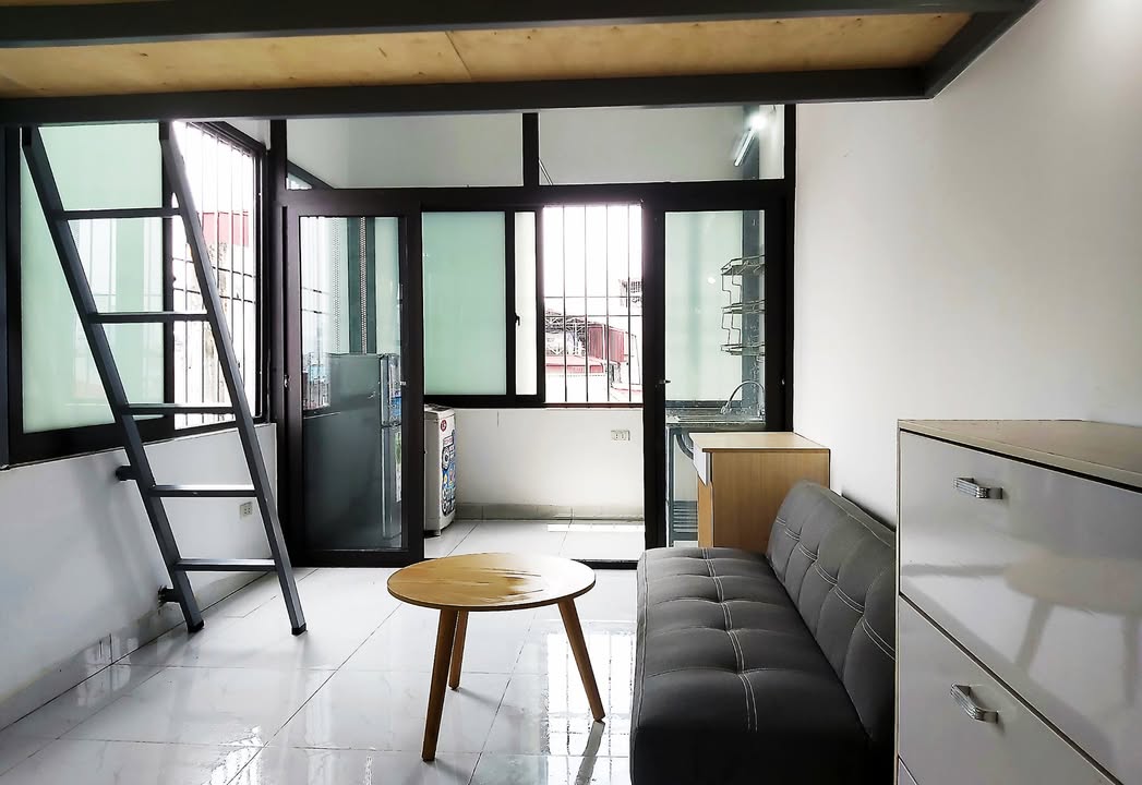 Căn hộ cho thuê tại Chùa Láng, Đống Đa 20m² - Sẵn sàng vào ở ngay!