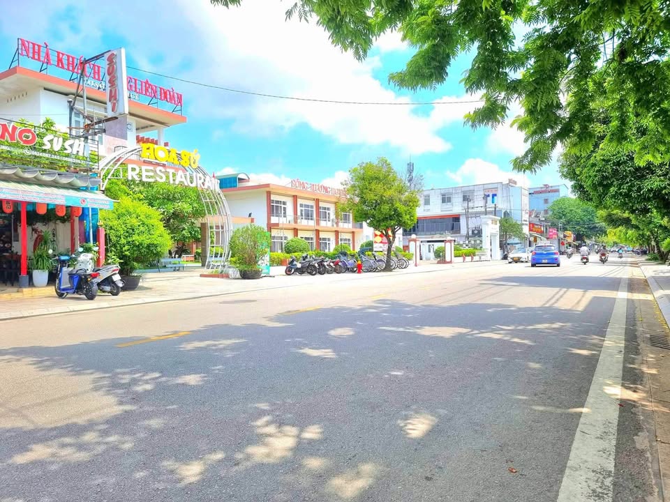 Nhà 2 tầng mặt tiền Nguyễn Sinh Cung 111,9m² giá 5 tỷ - Đầu tư tuyệt vời!