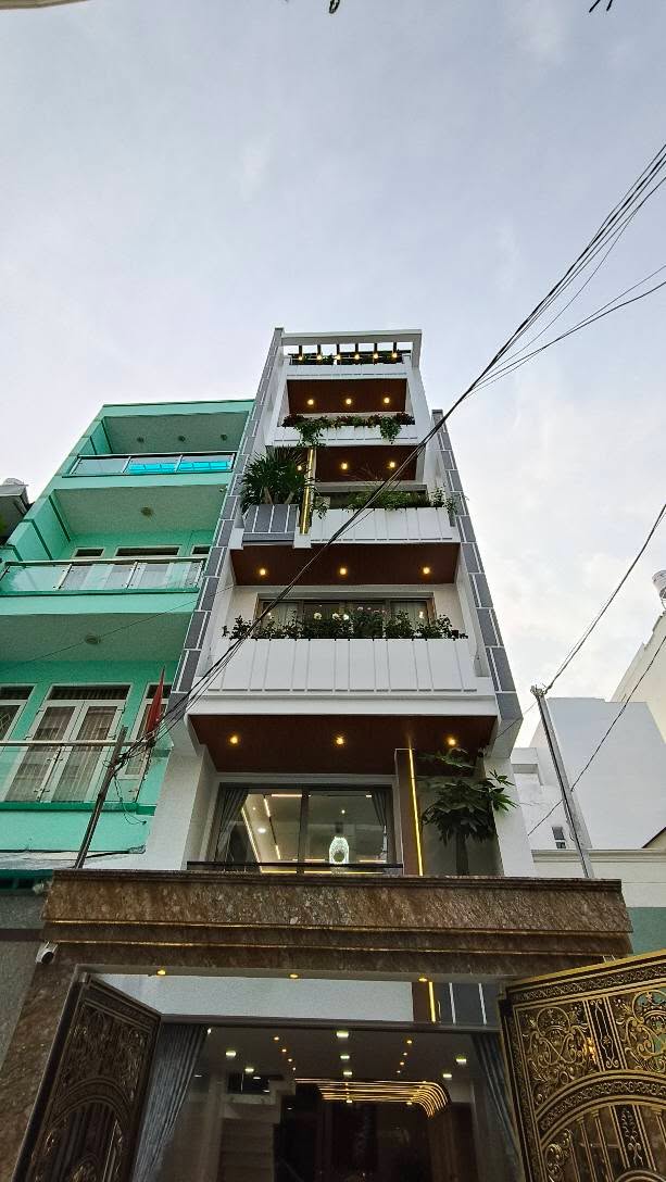 Nhà phố Gò Vấp 71.4m² giá 15.5 tỷ - Hướng Đông, đầy đủ nội thất!