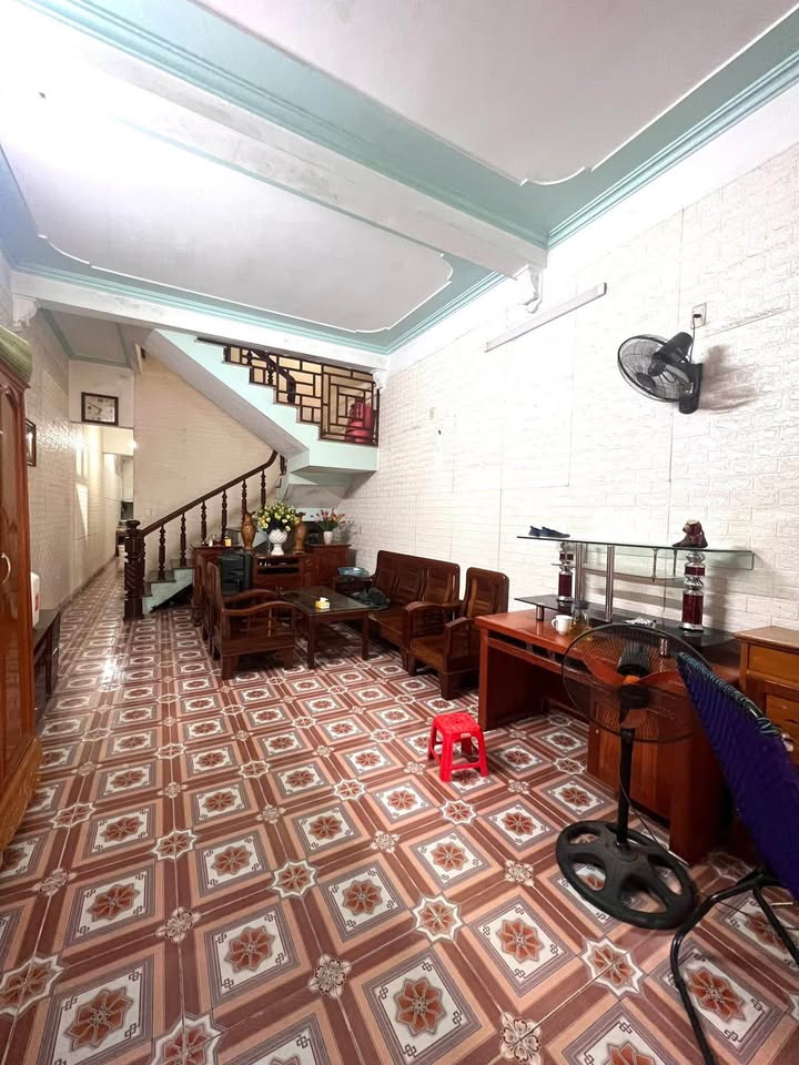 Nhà 2 Tầng Phường Quang Trung 90m² giá 1.2 tỷ - Cơ hội sở hữu hiếm có!