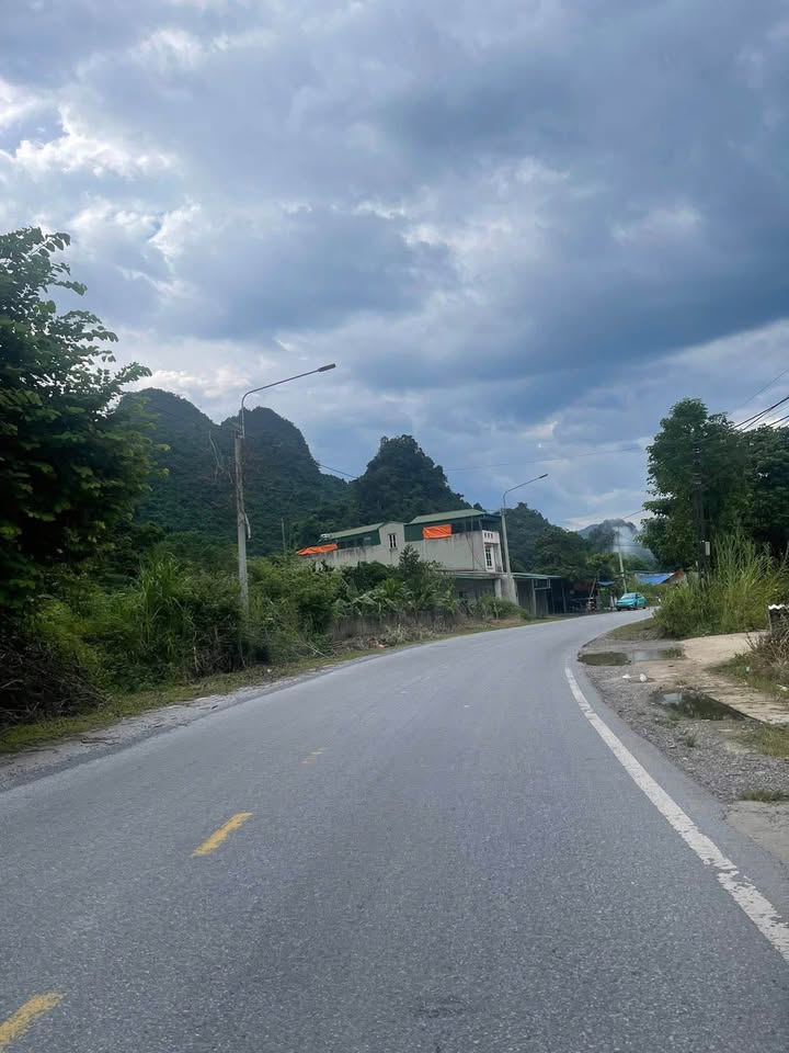 Đất nền Đồng Văn Hà Giang 1000m² giá 8 tỷ - Cơ hội đầu tư hấp dẫn!