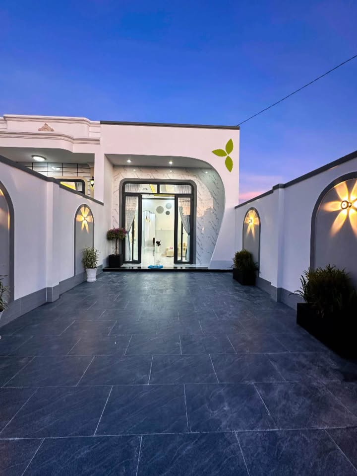 Nhà riêng Hòa Thành, Tây Ninh 133m² giá 1.85 tỷ - Thiết kế tân cổ điển sang trọng