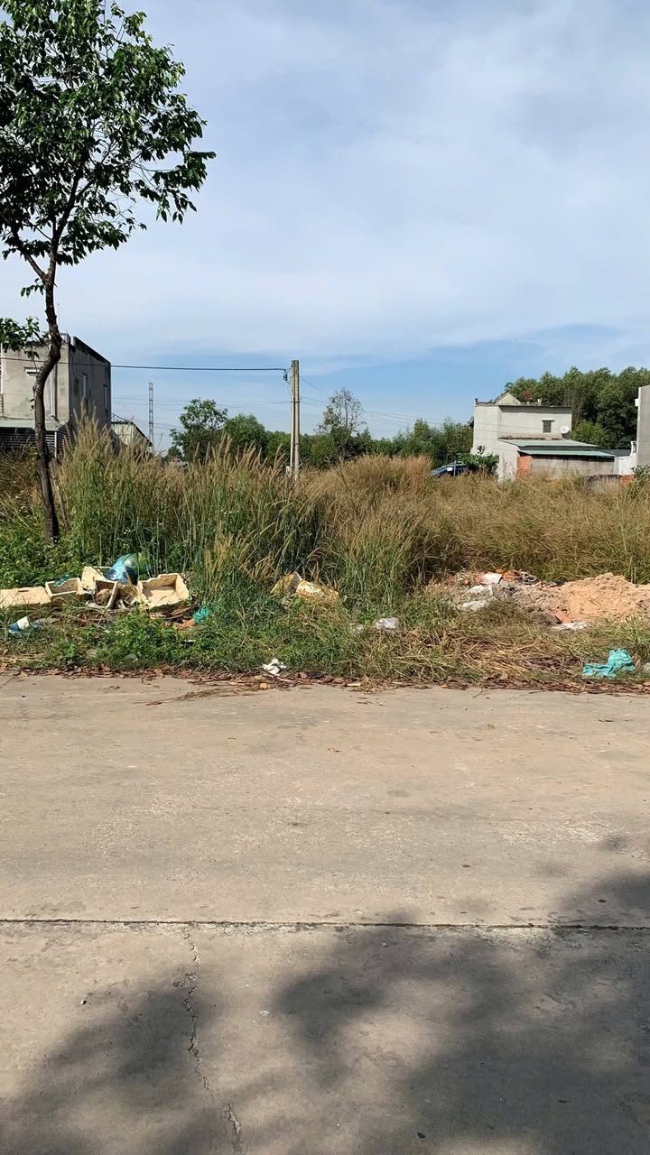 Đất nền Bến Cát 150m² giá 1.8 tỷ - Sổ đỏ chính chủ, xây dựng tự do!