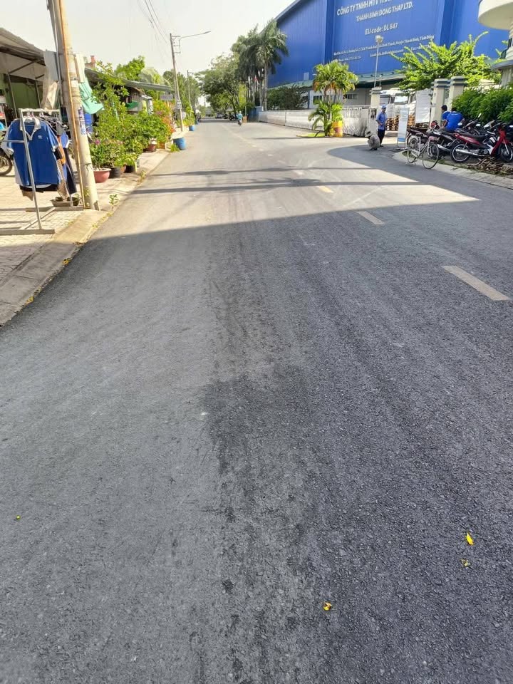 Nhà trọ 7 phòng mặt tiền đường đá, xã Bình Thành, 120m² giá 850 triệu - Đầu tư sinh lời tốt!