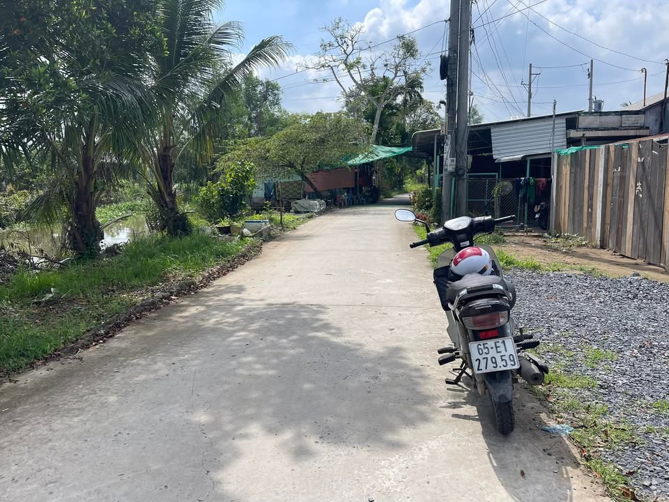 Đất vườn Nhơn Nghĩa Phong Điền 1.700m² giá 4.1 tỷ - Đầu tư lý tưởng cho nghỉ dưỡng!