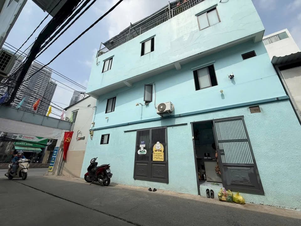 Nhà quận 7 - 22m² giá 1.65 tỷ - Hẻm xe hơi, thương lượng ngay!