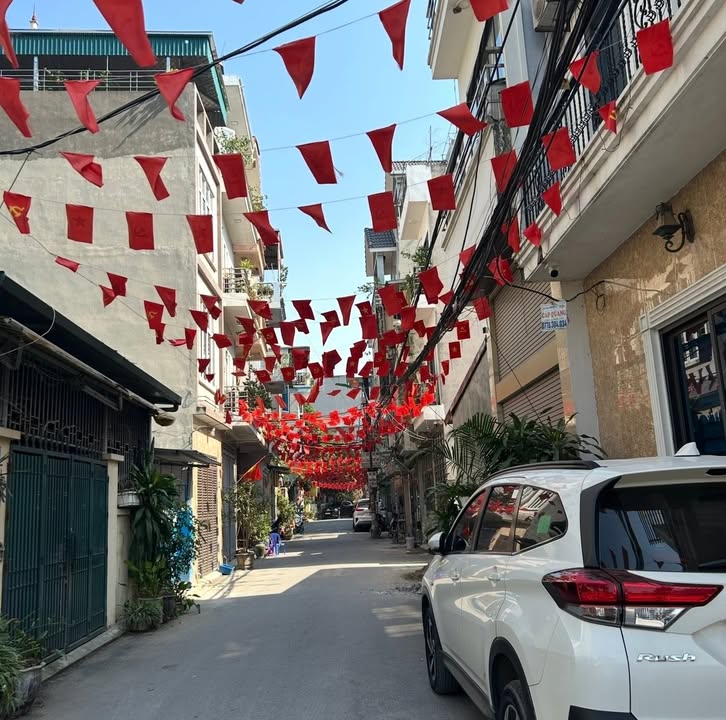 Nhà phố Cổ Nhuế, 37m², giá 7.9 tỷ - Sẵn sàng sở hữu ngay!