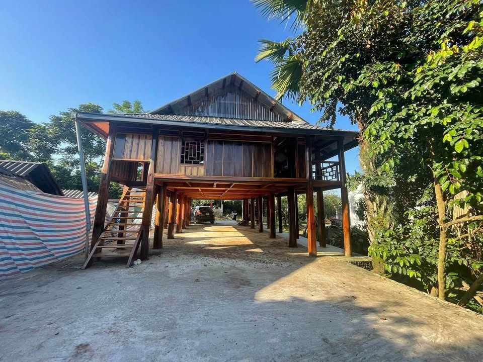 Đất Farm Lỗ Sơn Tân Lạc 701m² giá 1.1 tỷ - Nhà sàn kiên cố, sẵn sàng ở!