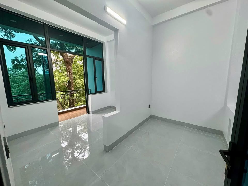 Nhà mặt đường Đội Cung, Thanh Hóa 3 tầng giá 15 triệu - Vị trí đắc địa, tiện lợi!