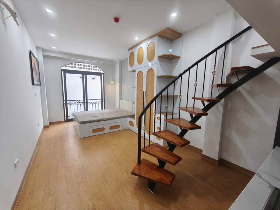 Nhà riêng Lương Khánh Thiện 40m² giá 12.3 tỷ - Thiết kế hiện đại, thang máy