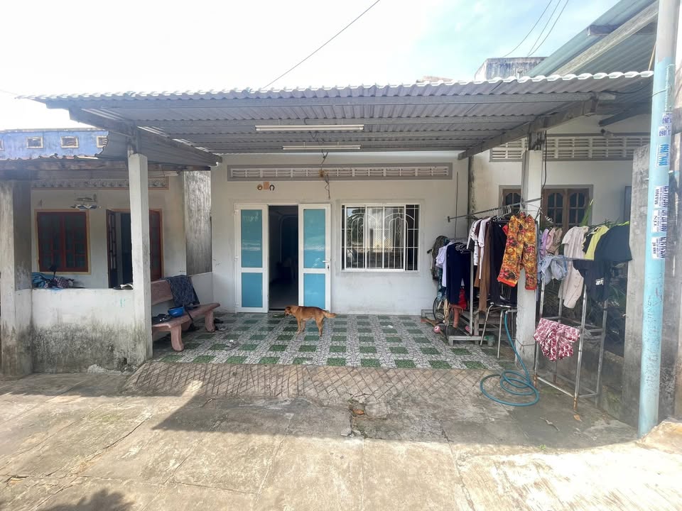 Nhà bán Phú Thạnh 3 - Tuy Hòa 112m² giá 800 triệu - Hướng Đông, giá tốt bớt lộc!